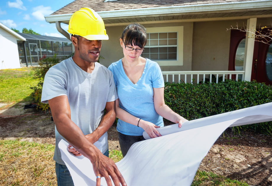 Constructor and homeowner discussion